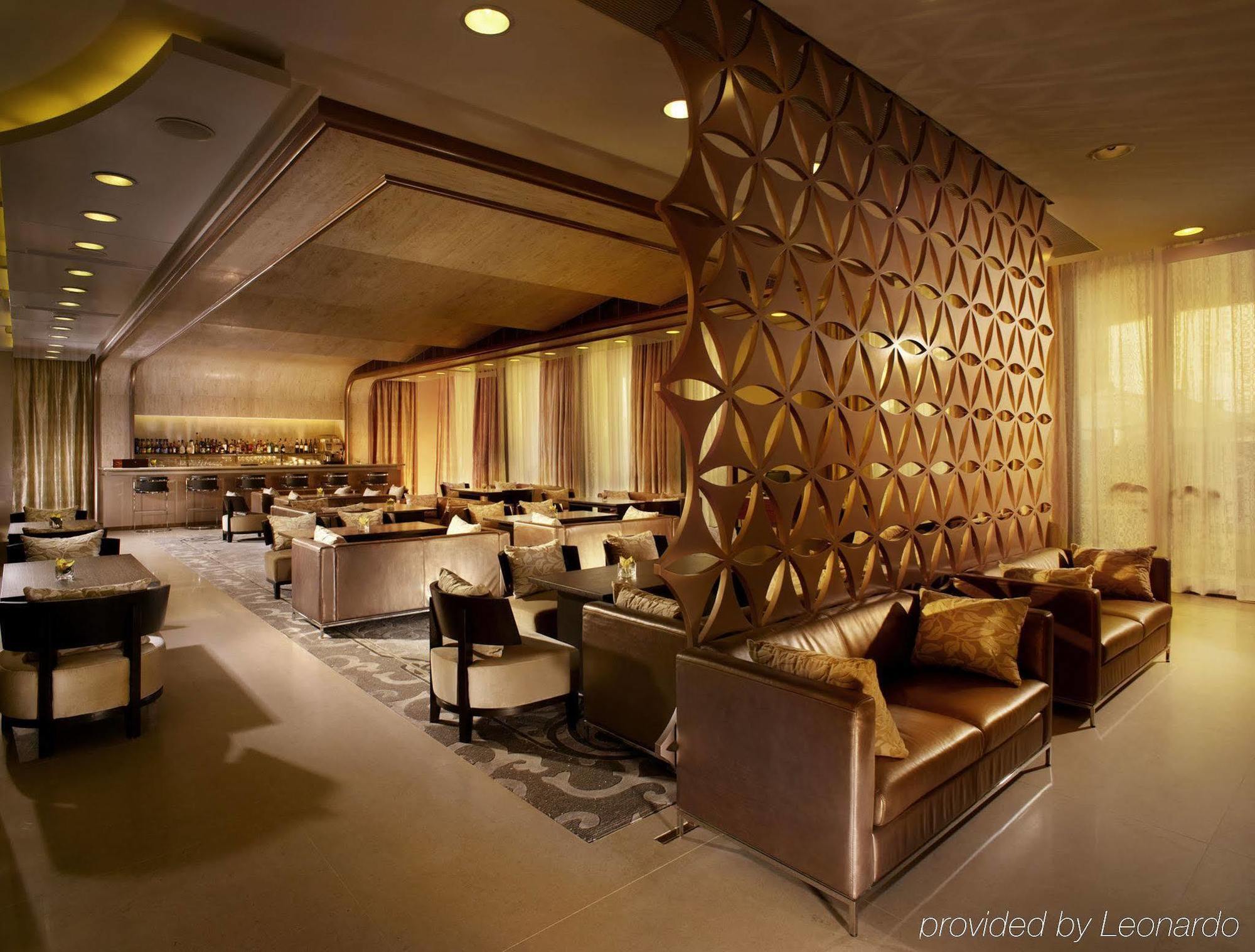 Harbour Grand Hong Kong Hotell Eksteriør bilde The interior of the lounge