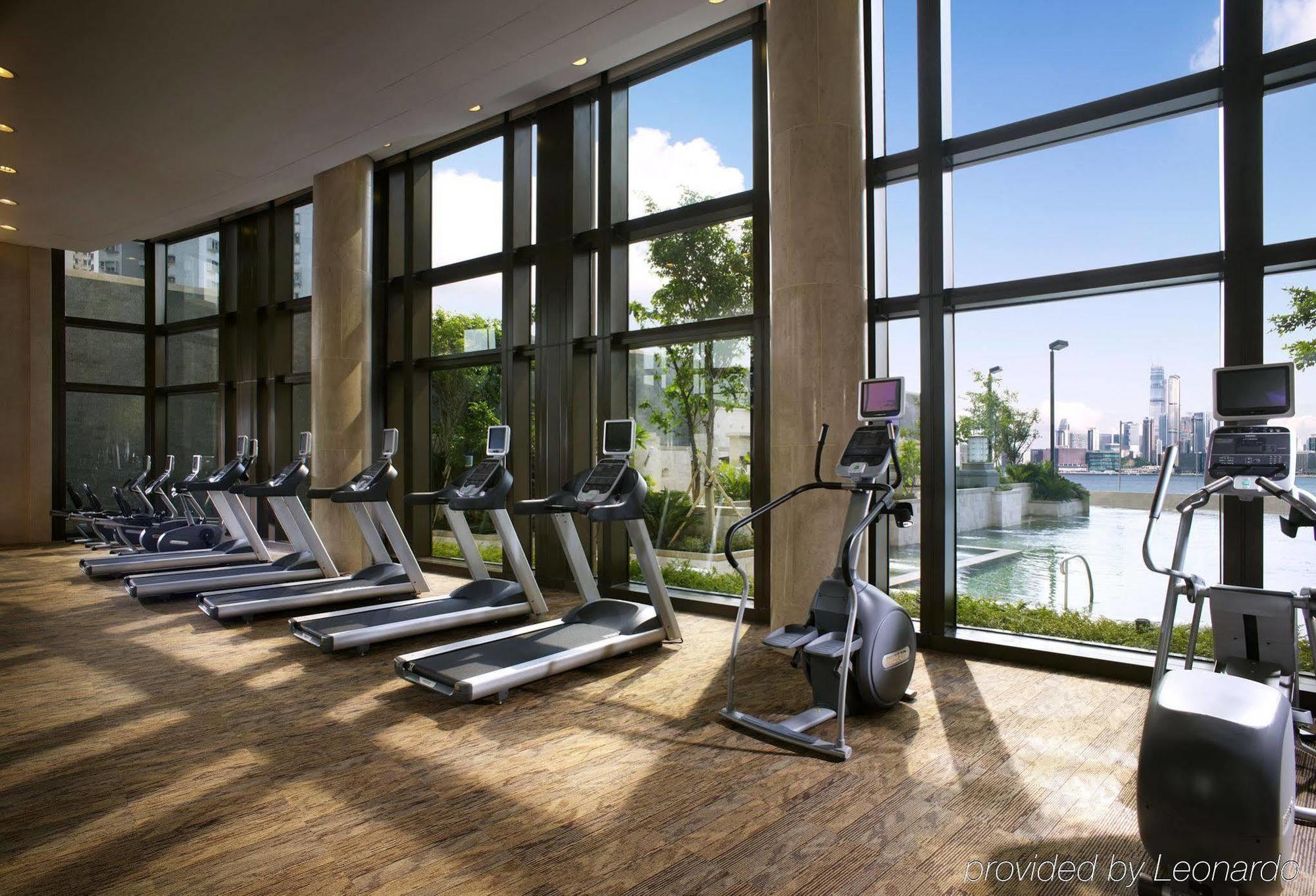 Harbour Grand Hong Kong Hotell Eksteriør bilde The gym at the Le Méridien, Dubai