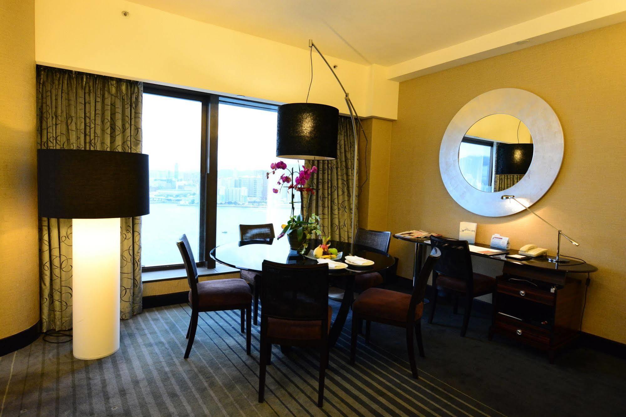 Harbour Grand Hong Kong Hotell Eksteriør bilde A suite at the hotel