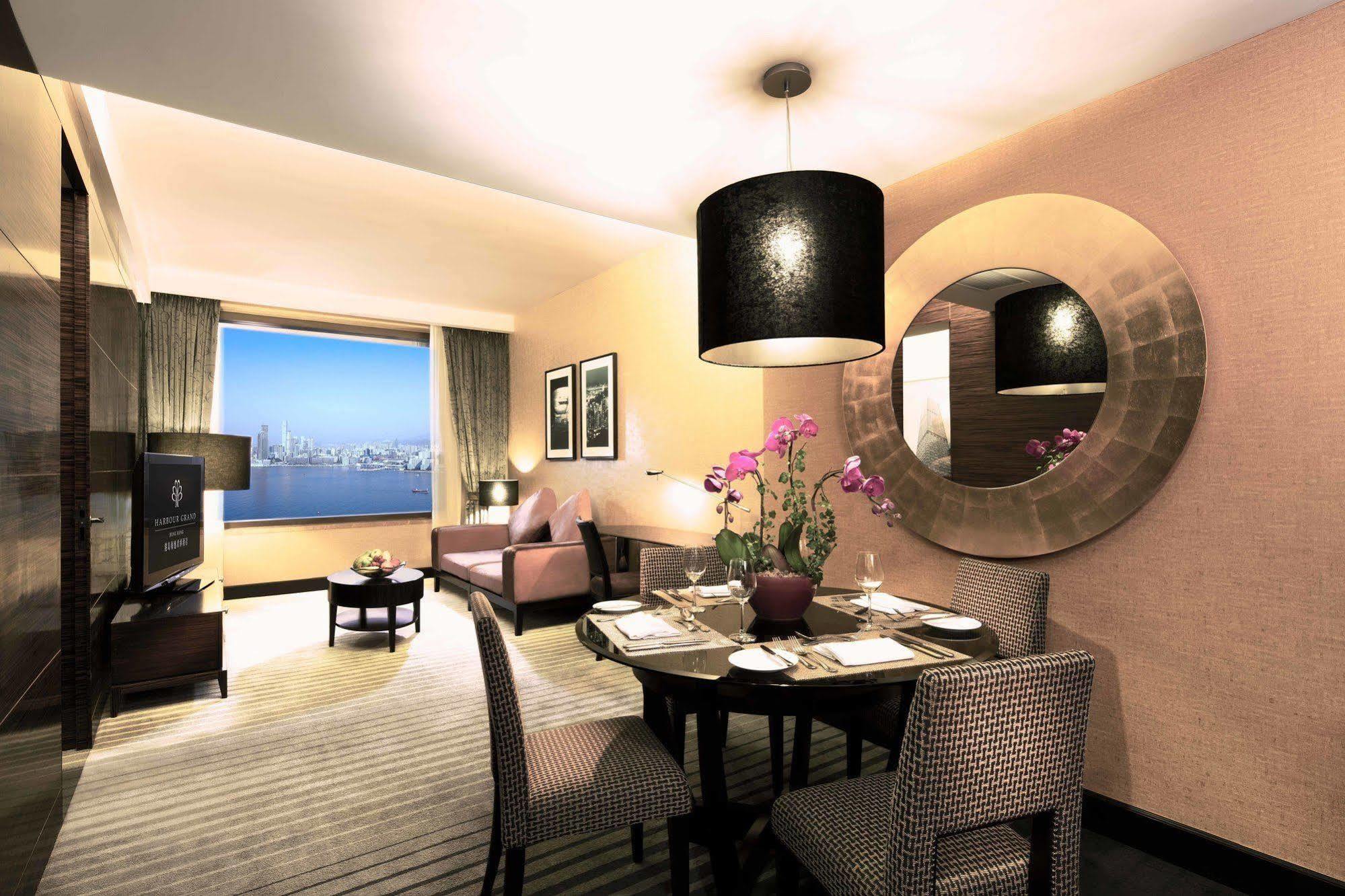 Harbour Grand Hong Kong Hotell Eksteriør bilde A suite at the hotel